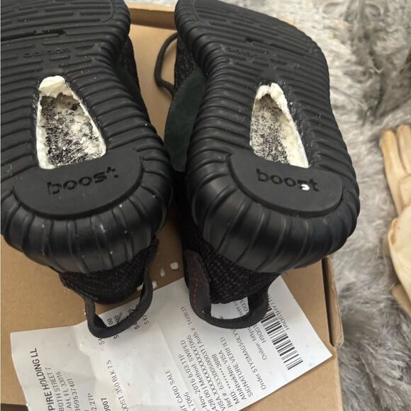 Adidas Yeezy Boost 350 V1 Triple Black 2016 shows BB5350 sneakers flats laces - Picture 11 of 12